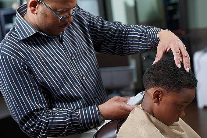 ANDIS T-OUTLINER TRIMMER (#04780)